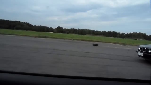 Opel Vectra I30 vs BMW e32 750i смотреть онлайн