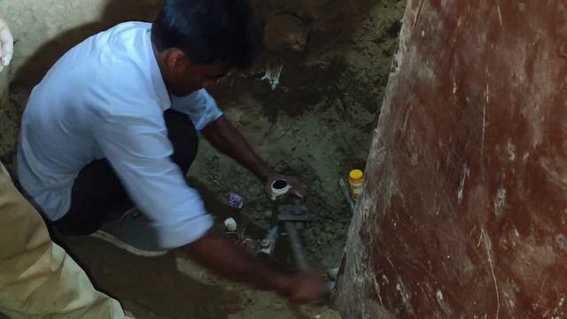 अगर आपका वाटर लेवल 40 फूट नीचे हो,तो करे ये काम। How to fit handpump with moter. смотреть онлайн