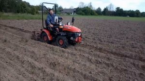 Минитрактор МТЗ  112 Н -01, первая обработка картофеля. Окучивание. # мтз #минитрактор #техника