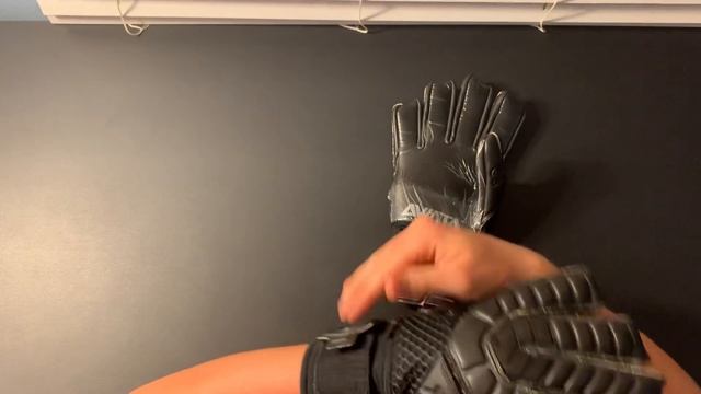 THE NEW GENERATION GLOVE? - Unboxing and Reviewing Aviata Black Mamba Aero Pro Goalkeeper Gloves смотреть онлайн