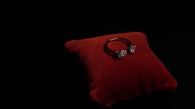 КОЛЬЦО SWAROVSKI "ATTRACT" смотреть онлайн