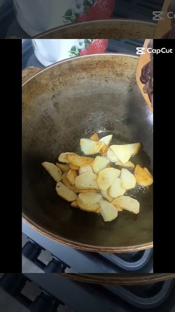 Жареная картошка с печенью смотреть онлайн