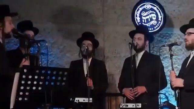 E Nos Mostra   Hebraico   Legenda Em Português Shlomo Yehuda, Baruch Levine, Moshe Mendlowitz  360