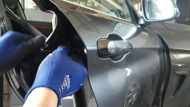 BMW 4 Series F36 How to remove front door panel and exterior handle. Bonus : handle assembly ! смотреть онлайн