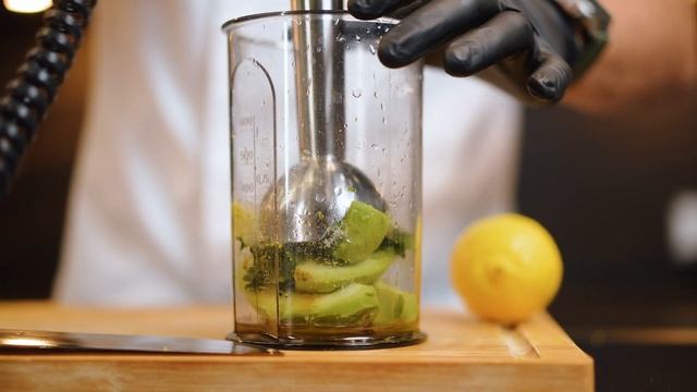 ТОПШефи х WINETIME. Готуємо разом. Сергій Башинський ділиться рецептом тартару з тунця та гуакамоле