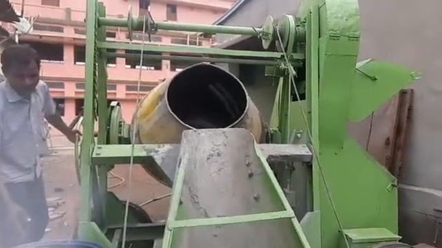 CONCRETE MIXTURE MACHINE WITH HOPPER смотреть онлайн