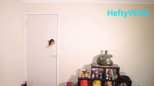 WHO COULD THAT BE KNOCKING AT MY DOOR смотреть онлайн