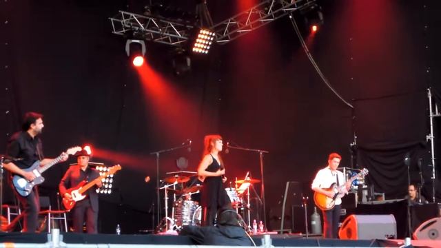 Zaz - Eblouie Par La Nuit na Colours of Ostrava 2012 смотреть онлайн