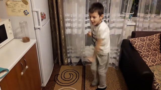 Готовим хворост и танцуем