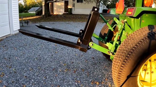 Pallet Forks For A Tractors 3 Point Lift Unboxing and Installation смотреть онлайн