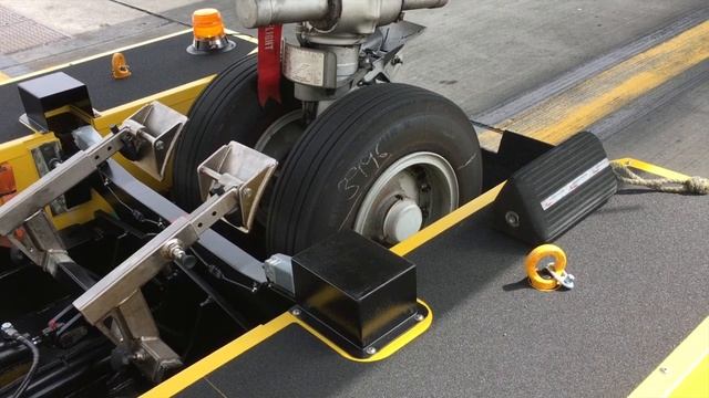 London Heathrow T5A Mototok Spacer 8600 Introduction & Training 8-17 short version no HD смотреть онлайн