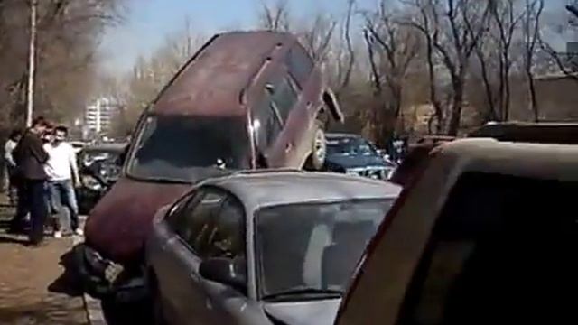 Парковка автомашин по- казахстански ! смотреть онлайн