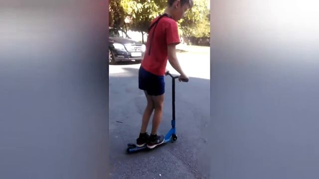 Катаю на самокаті смотреть онлайн