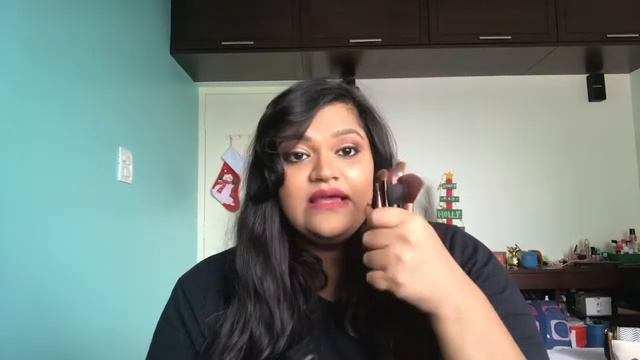 Travel essentials 2018 | SAVIONA FERNANDEZ смотреть онлайн