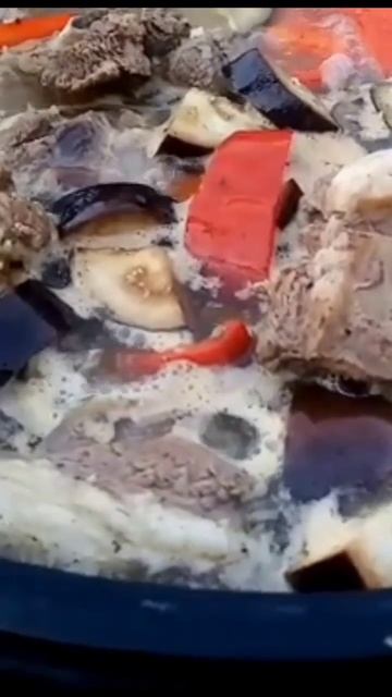 Баранина на костре в казане с овощами