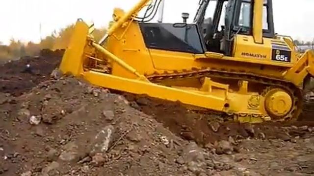 Аренда бульдозера Komatsu D65 смотреть онлайн