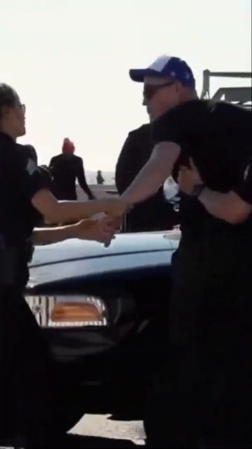 Edward bill новый пранк на AMERICA лезит на policia #edwardbill#prank#police#usa#rasher#blogger смотреть онлайн