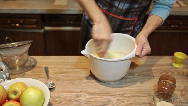 Pita Sa Jabukama I Cimetom - Apple And Cinnamon Pie - Bebina Kuhinja - Domaći Video Recept