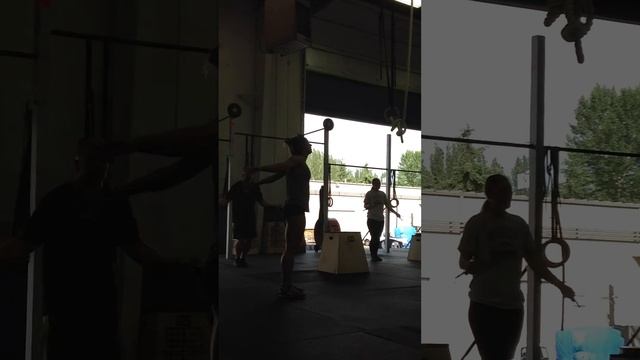 3 min AMRAP- legless rope climb смотреть онлайн