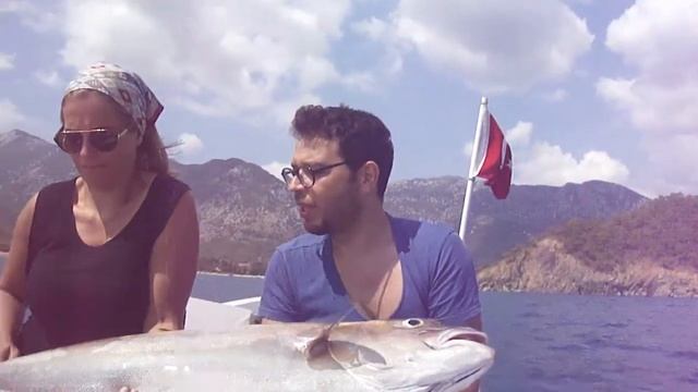 BUYUK BALIGIN YAGLI OLMASI TUTUP KALDIRMAYI ZORLASTIRIYOR - www.adrasanbalik.com смотреть онлайн
