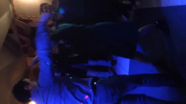 Лезгинка гуляем в ресторане берег)👍🏻