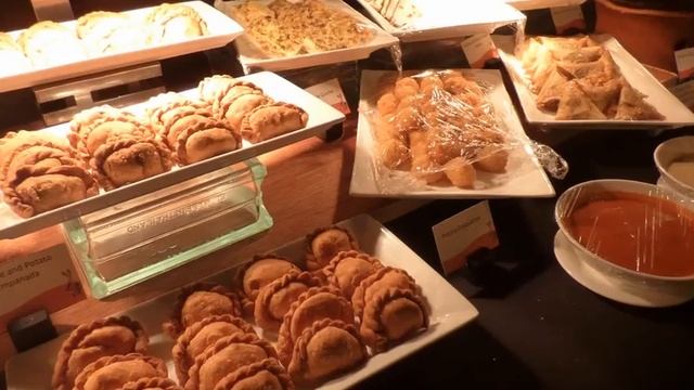 QUEST HOTEL & GRAND CENIA RESIDENCES. TRAVEL, LEISURE, CEBU PHILIPPINES смотреть онлайн