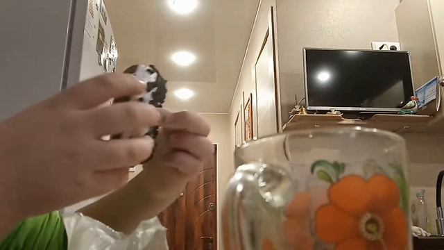 Новый пончик он ЧЕРНЫЙ!!!