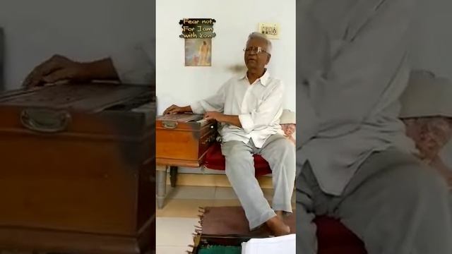Emu Desai sings Gujarati Gazal. . . . смотреть онлайн