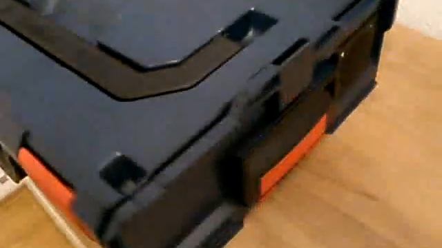 L Boxx Radio Lader смотреть онлайн