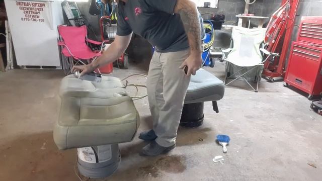 Spray Paint for your Car Seats & Carpet. Paint your Leather seats with this stuff смотреть онлайн
