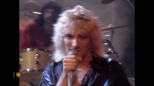 Rod Stewart and Jools Holland record swing era jazz classics смотреть онлайн