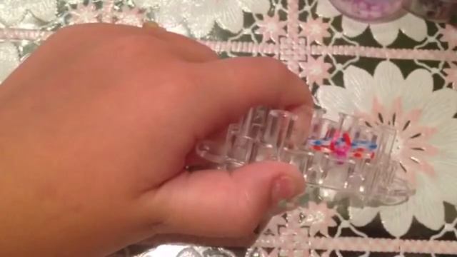 Как плести браслет из резинок