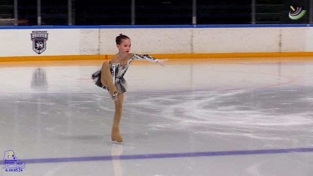 Иванова Виктория 1 юн разряд (8 лет-2016г) #фигурноекатание #лебединоеозеро #чайковский