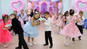 ВЫПУСКНОЙ В ДЕТСКОМ САДУ (Карлсон и домоправительница)