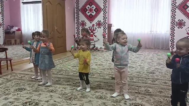 Арина готовится к утреннику смотреть онлайн