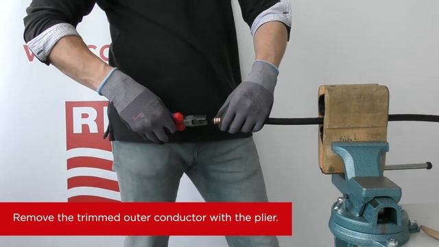 How to install a premium connector – D01 series on a CELLFLEX® Cable 1/2” (LCF12) смотреть онлайн