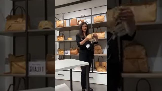 Presentazione collezioni borse Alviero Martini e zaini Sprayground смотреть онлайн