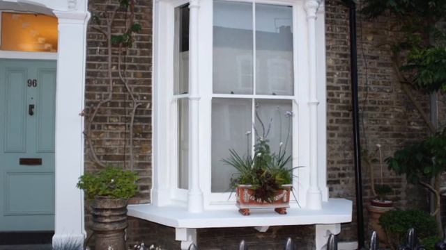 Exterior Redecoration by Rob's Decorators North London смотреть онлайн