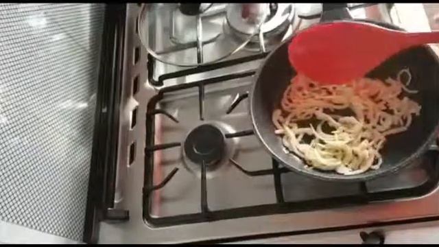 Пирожки на кефире! Очень просто! (МЛМ видео)!