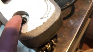 У болгарке сломался стопор  Как отремонтировать