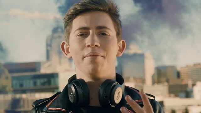 Daniel Lurie - Got Me Waiting (Official Music Video) смотреть онлайн