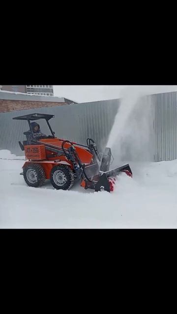 А снег идет и идет...) ❄️ #погрузчик #минипогрузчик #весна смотреть онлайн