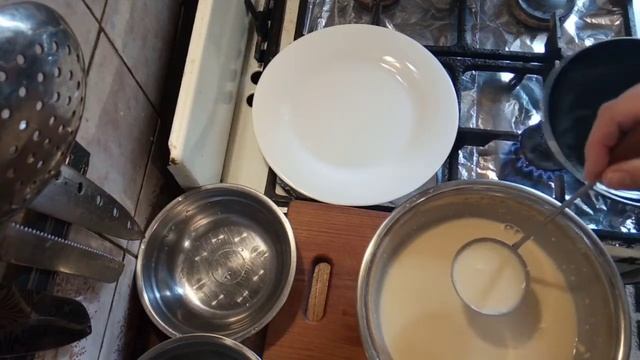 Дистанційний урок виробничого навчання /  ПРИГОТУВАННЯ ПРІСНОГО ТІСТА  ТА МЛИНЦІВ З НЬОГО