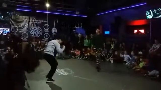 MedetFside (win) vs Arman- All styles- Дух улиц 2017 смотреть онлайн