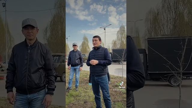 В Алматы депутаты Маслихата посадили деревья смотреть онлайн