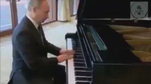 ПУТИН ВЛАДИМИР ВЛАДИМИРОВИЧ ИГРАЕТ НА ПИАНИНО ВЕЛИКИЙ ПРЕЗИДЕНТ САМЫЙ РЕДКИЙ КАДР СНЯТЫЙ НА ТЕЛЕФОН