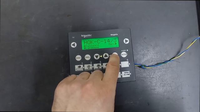 AC6179 Операторская панель SCHNEIDER ELECTRIC XBT-R411 смотреть онлайн