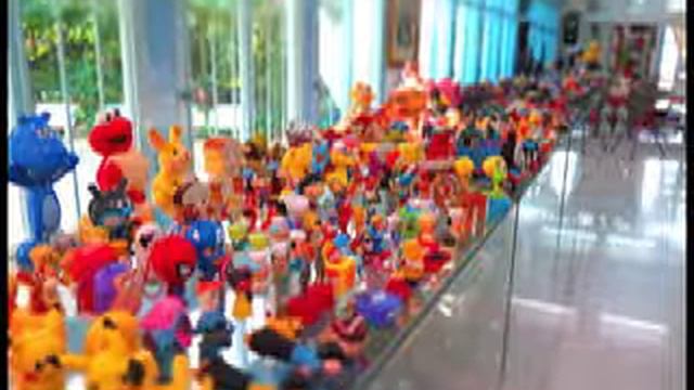 Peacock & Zazu 4D Animation - Traillions of Toys, Animals, & Birds - Zazu Flyings смотреть онлайн