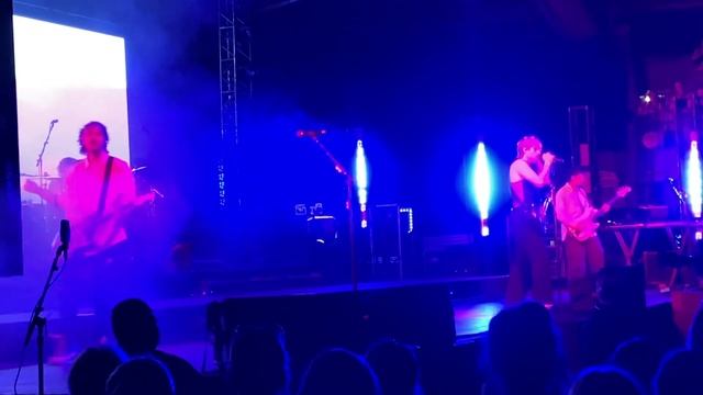 5SOS ~ Blender (Take My Hand Tour - Melbourne) смотреть онлайн