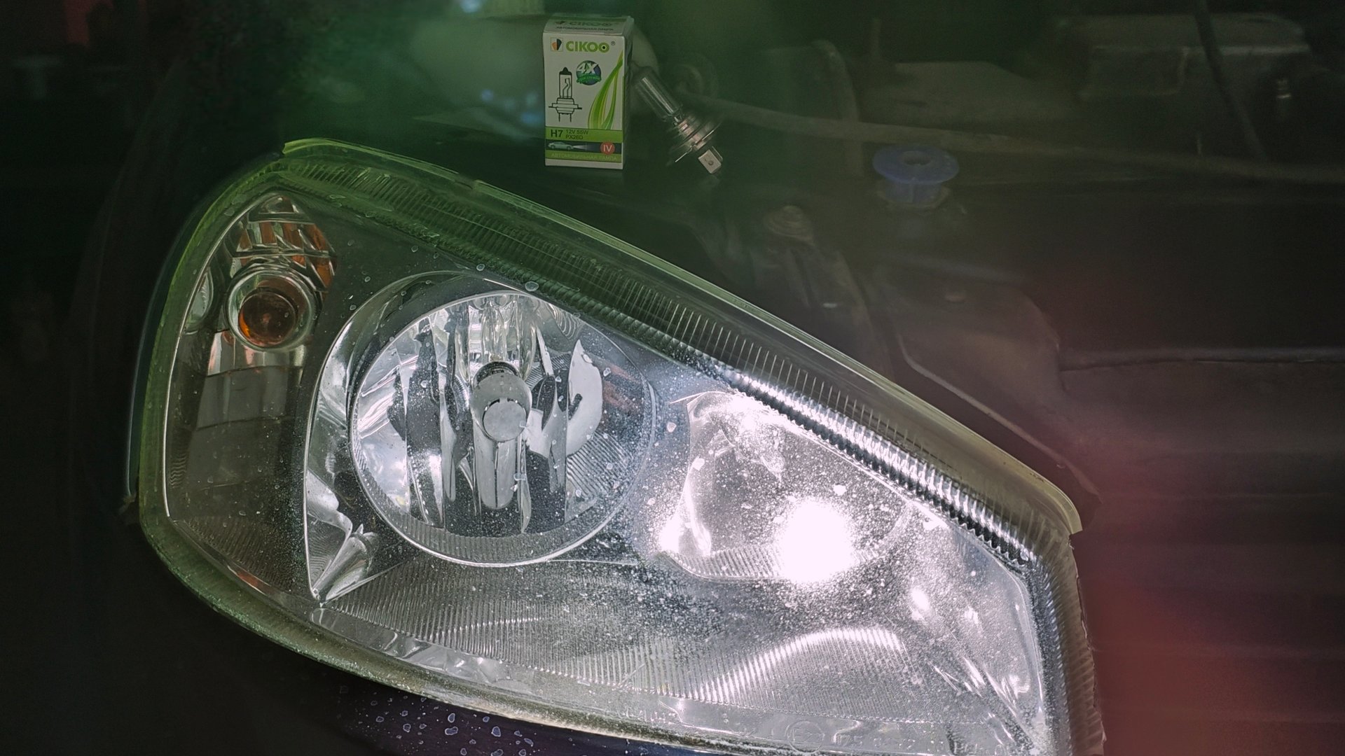 Замена лампы ближнего света Калина . смотреть онлайн